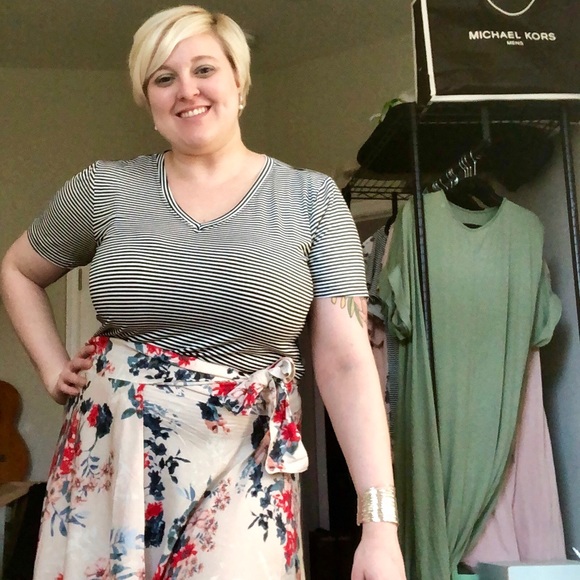 Meet your posher, Lindsay! - Picture 3 of 5